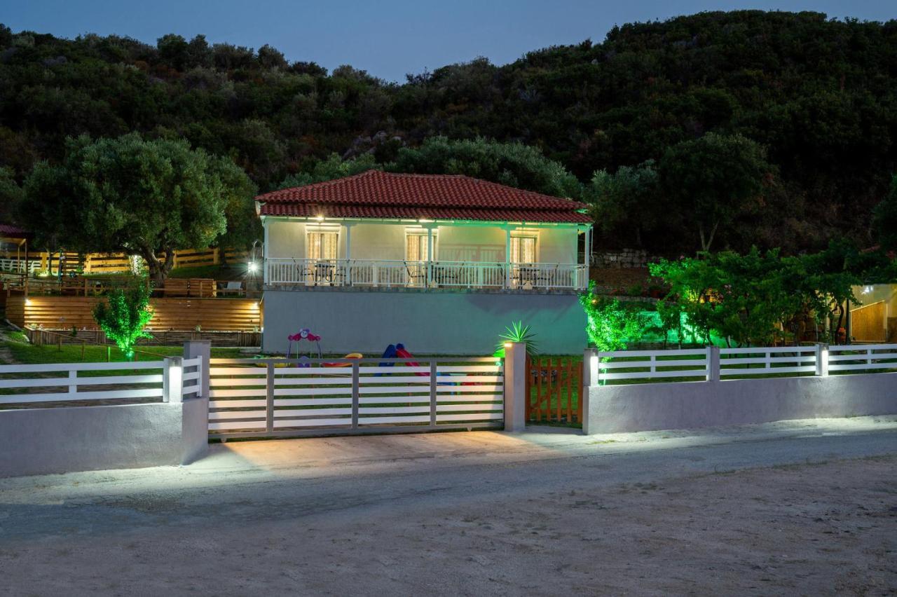 Studios Vagelis Kalamítsion Exteriör bild