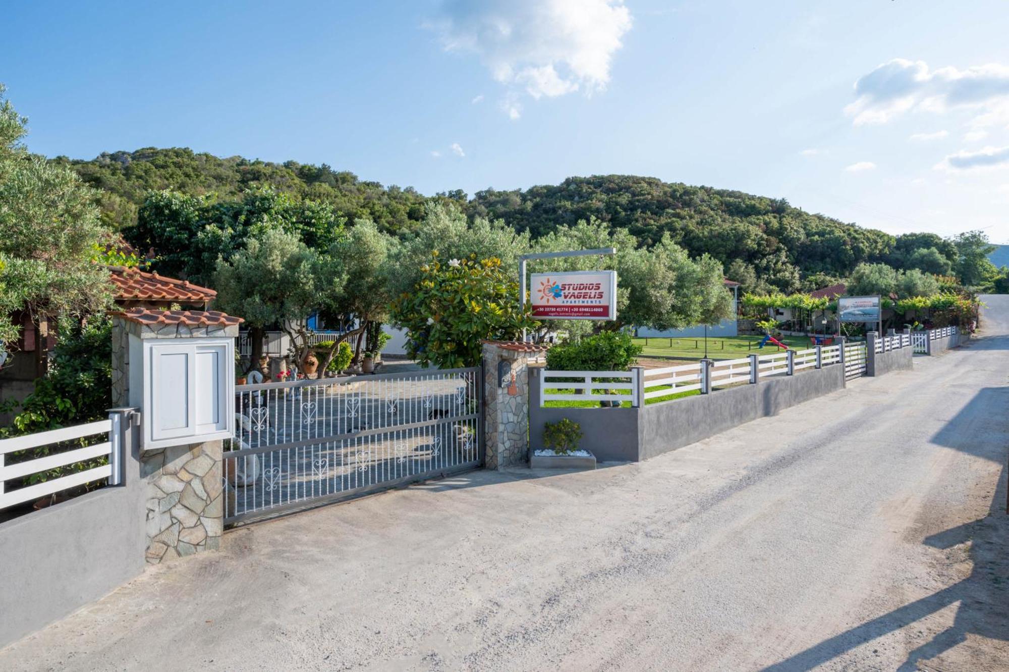 Studios Vagelis Kalamítsion Exteriör bild
